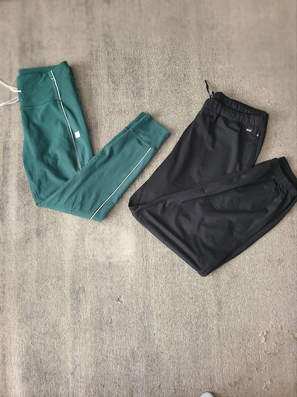 Vuori Leggings And Vuori Jogger Pants size L